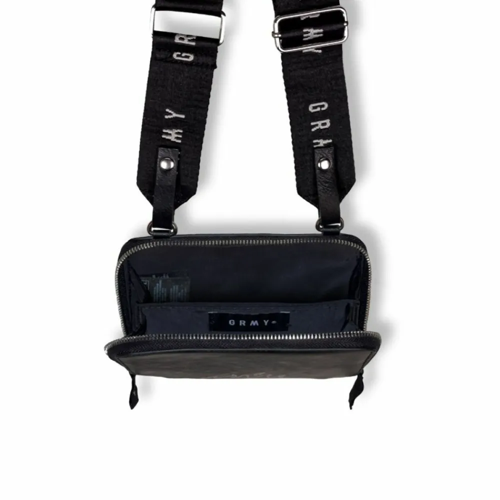 Grimey Bolsito "Snow Fox" Pu Leather | Winter 22 - Black Store