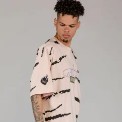 Grimey Camiseta Cloven Tongues All Over Print Oversized - Cream | Summer 23 New