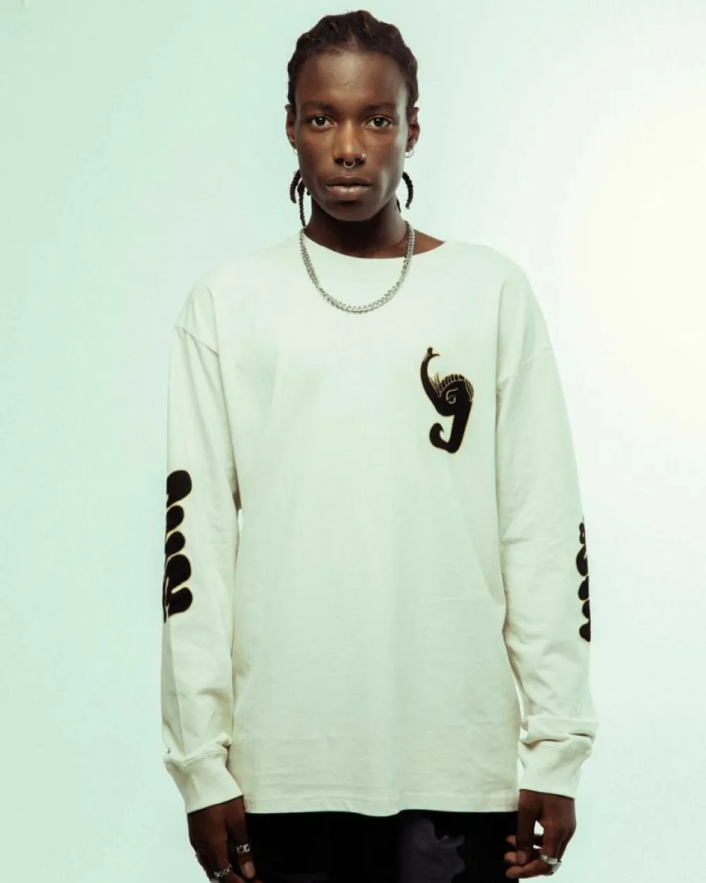 Grimey Camiseta Manga Larga. Tusker Temple - White | Fw23 Store
